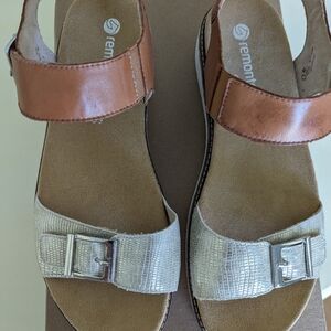 Remonte new metallic light gold and tan sandals size 39